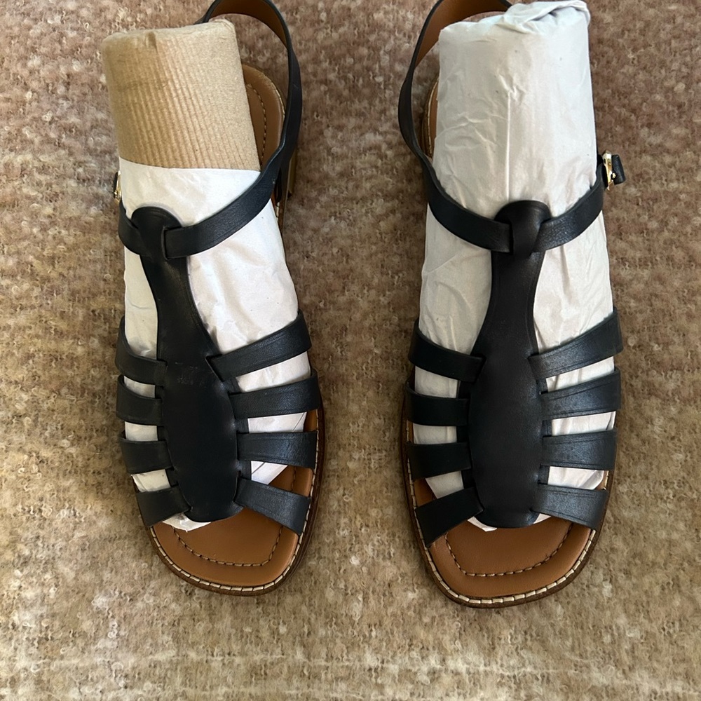 Darling Kate Spade navy blue Sandals size 9B